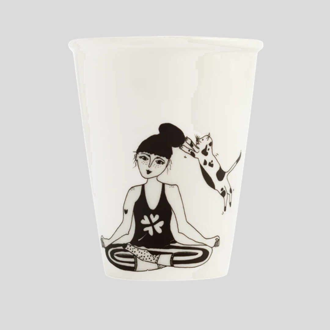 Taza cerámica ilustrada rapaza zen  gato