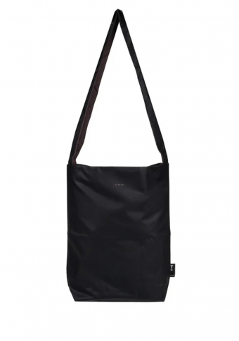 Bolso Tinne and Mia "Feel Good Bag" vegano reversible impermeabe negro/marrón cadros