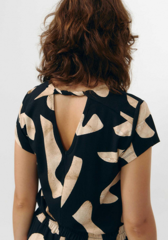 Top Suite13Lab Tambre Print Stones