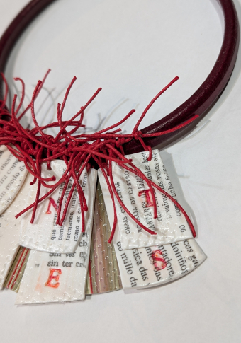 Colar Ana Miguéns Cantares Gallegos Vermello