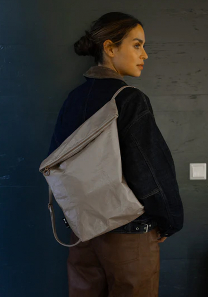Mochila Tinne and Mia "Feel Good Backpack" Tyvek Dusty Gold