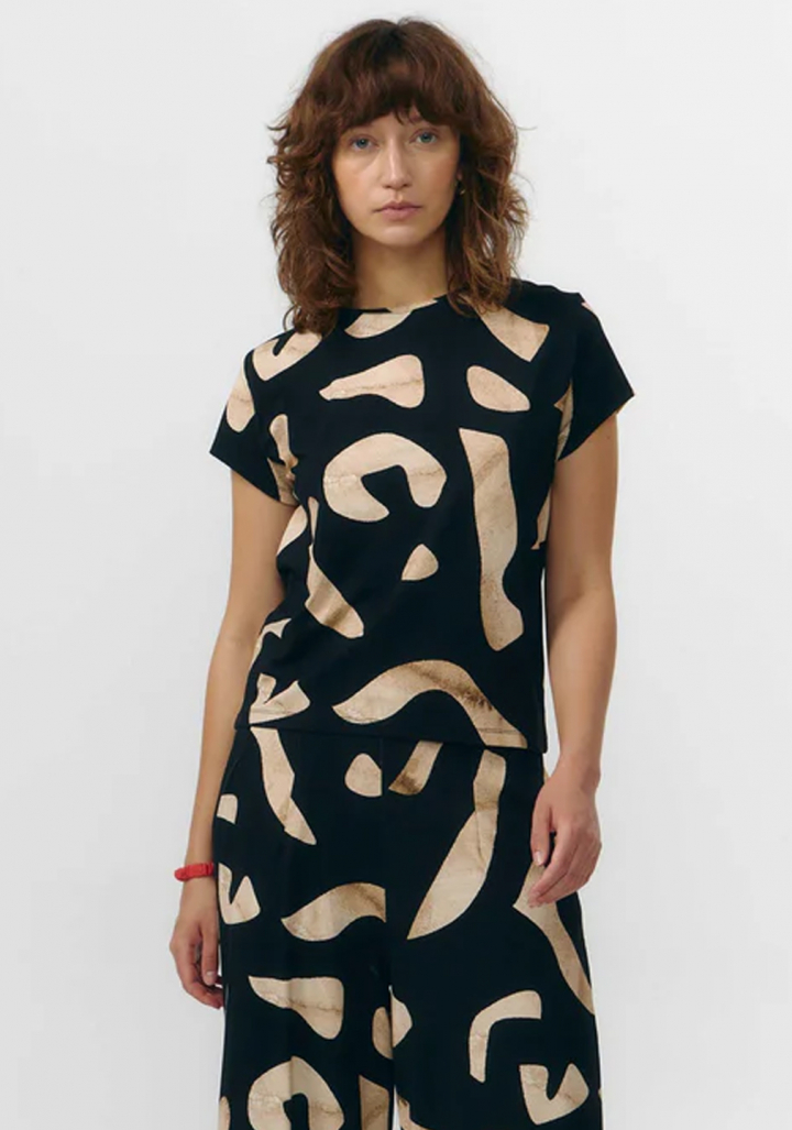 Top Suite13Lab Tambre Print Stones